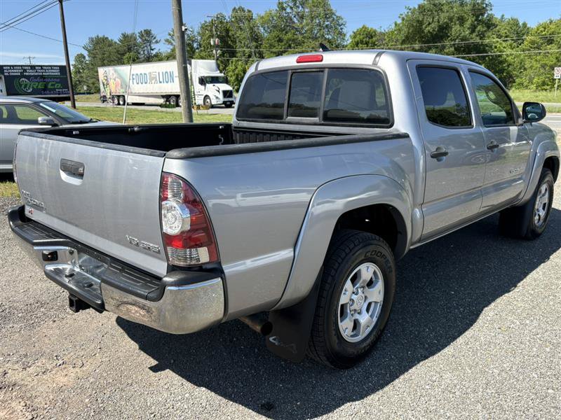 Used 2015 Toyota Tacoma 4x4 Double Cab w/ SR5 Package image 4