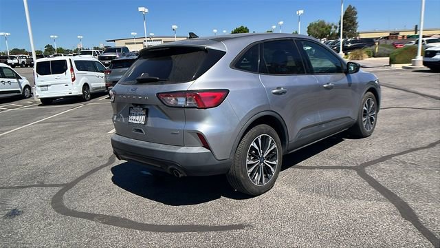 Used 2021 Ford Escape SE image 3