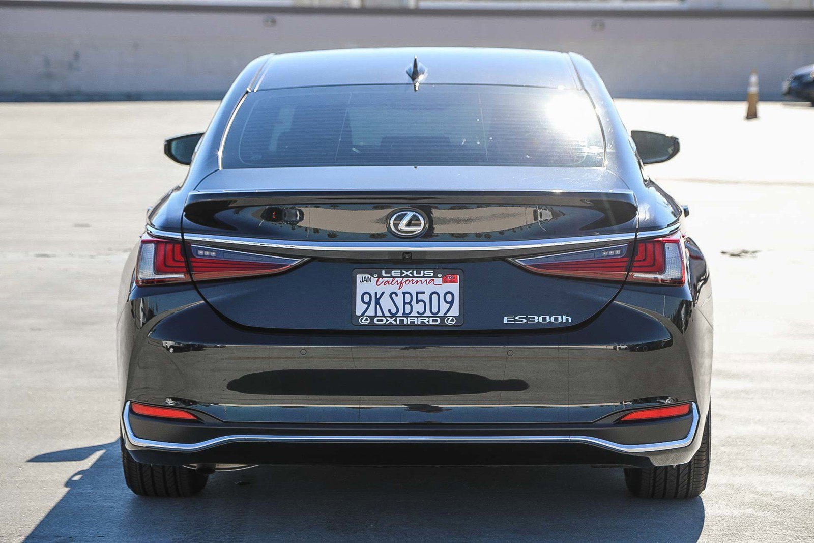 Used 2024 Lexus ES 300h w/ Premium Package image 6