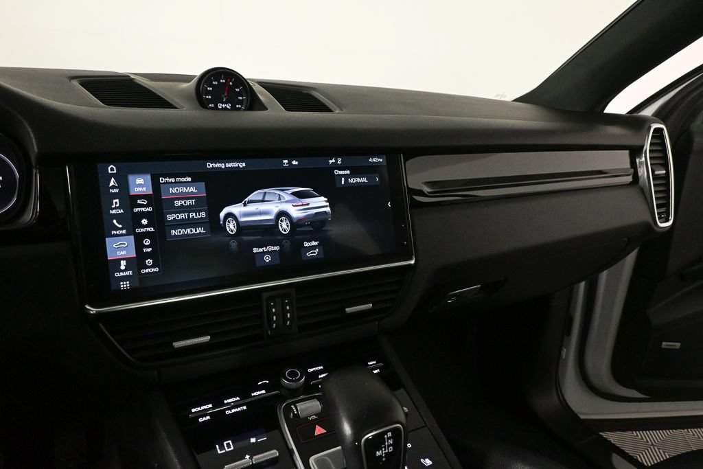 Used 2020 Porsche Cayenne AWD/4WD image 13