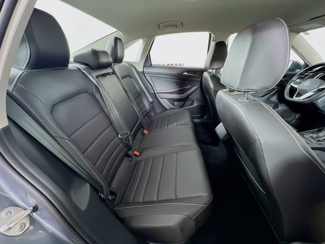 Used 2024 Volkswagen Jetta SE image 39
