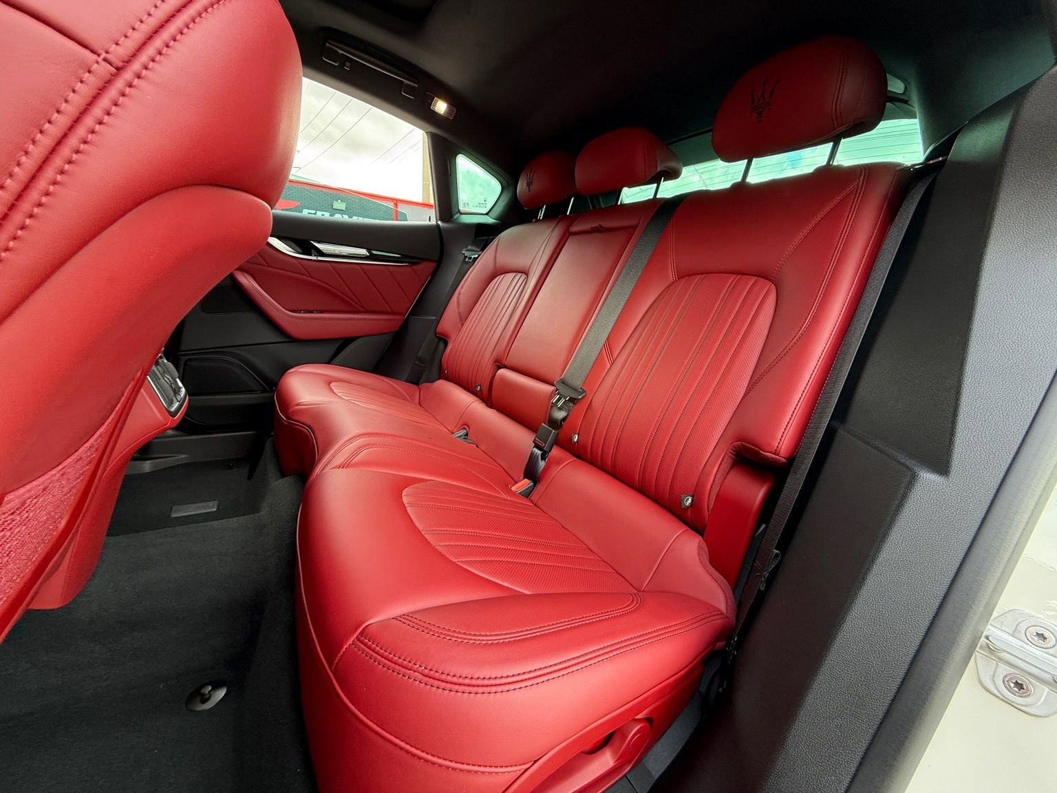 Used 2023 Maserati Levante GT AWD/4WD image 11