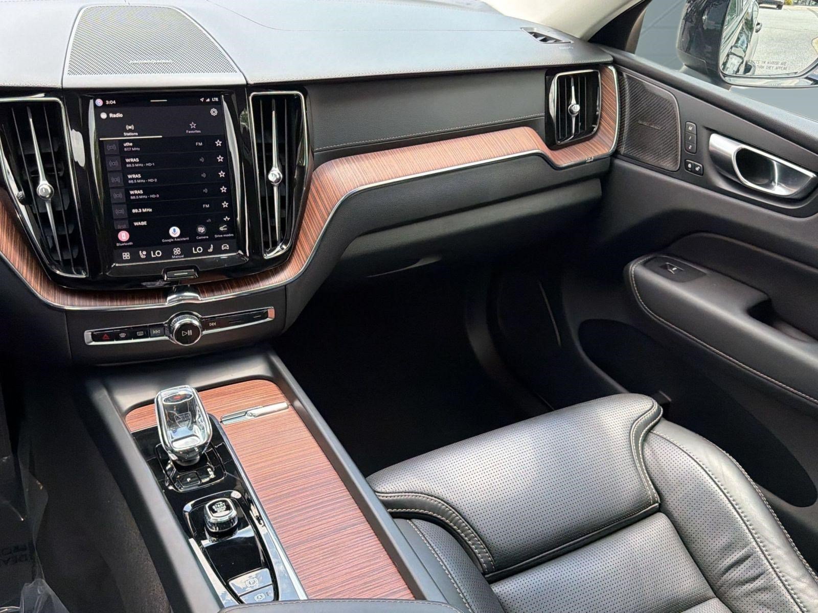 Certified 2024 Volvo XC60 B5 Ultimate w/ Protection Package Premier AWD/4WD image 28