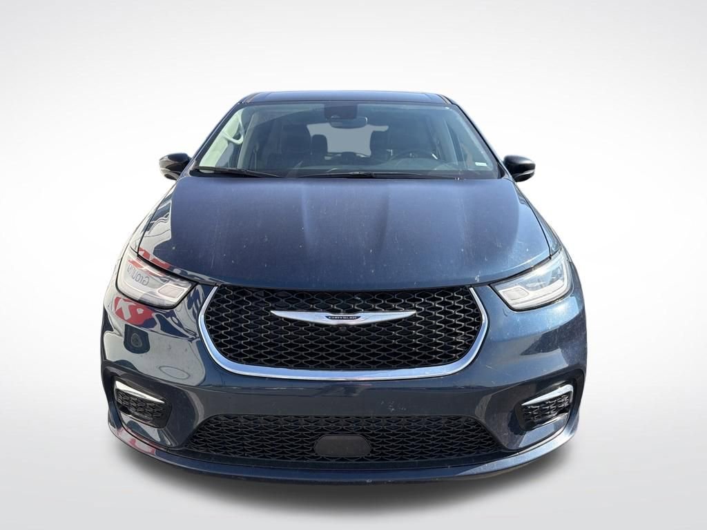 Used 2024 Chrysler Pacifica Touring-L image 12