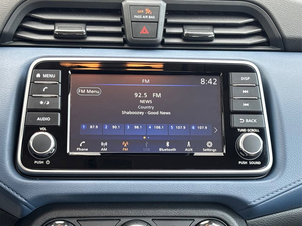 Used 2025 Nissan Versa SV w/ Trunk Package image 19