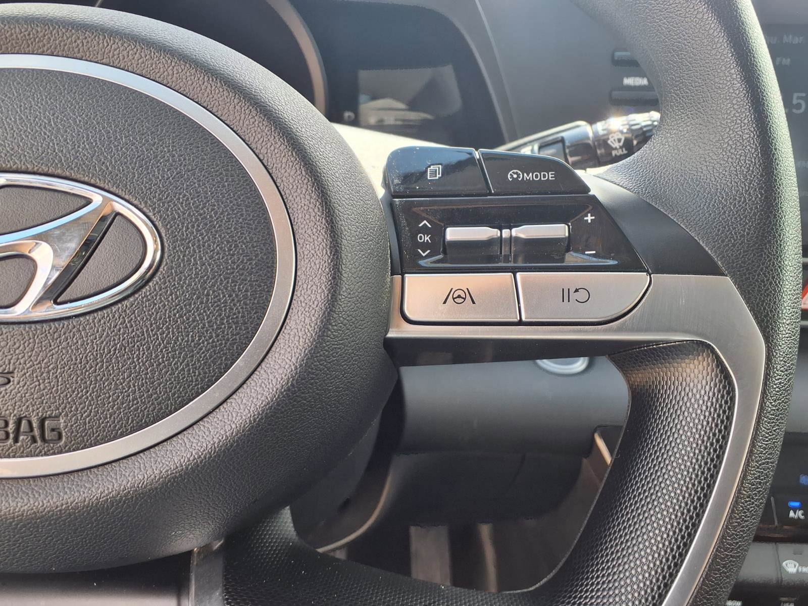 Used 2021 Hyundai Elantra SEL image 17