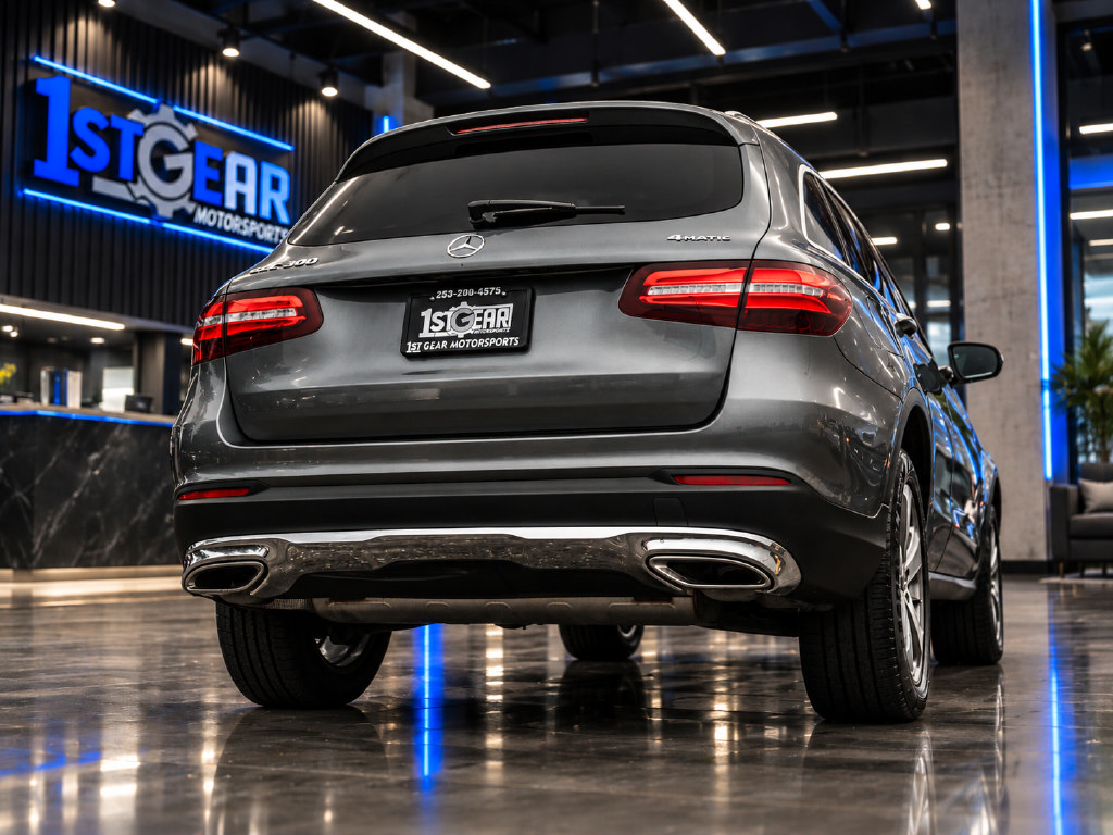 Used 2019 Mercedes-Benz GLC 300 4MATIC image 11