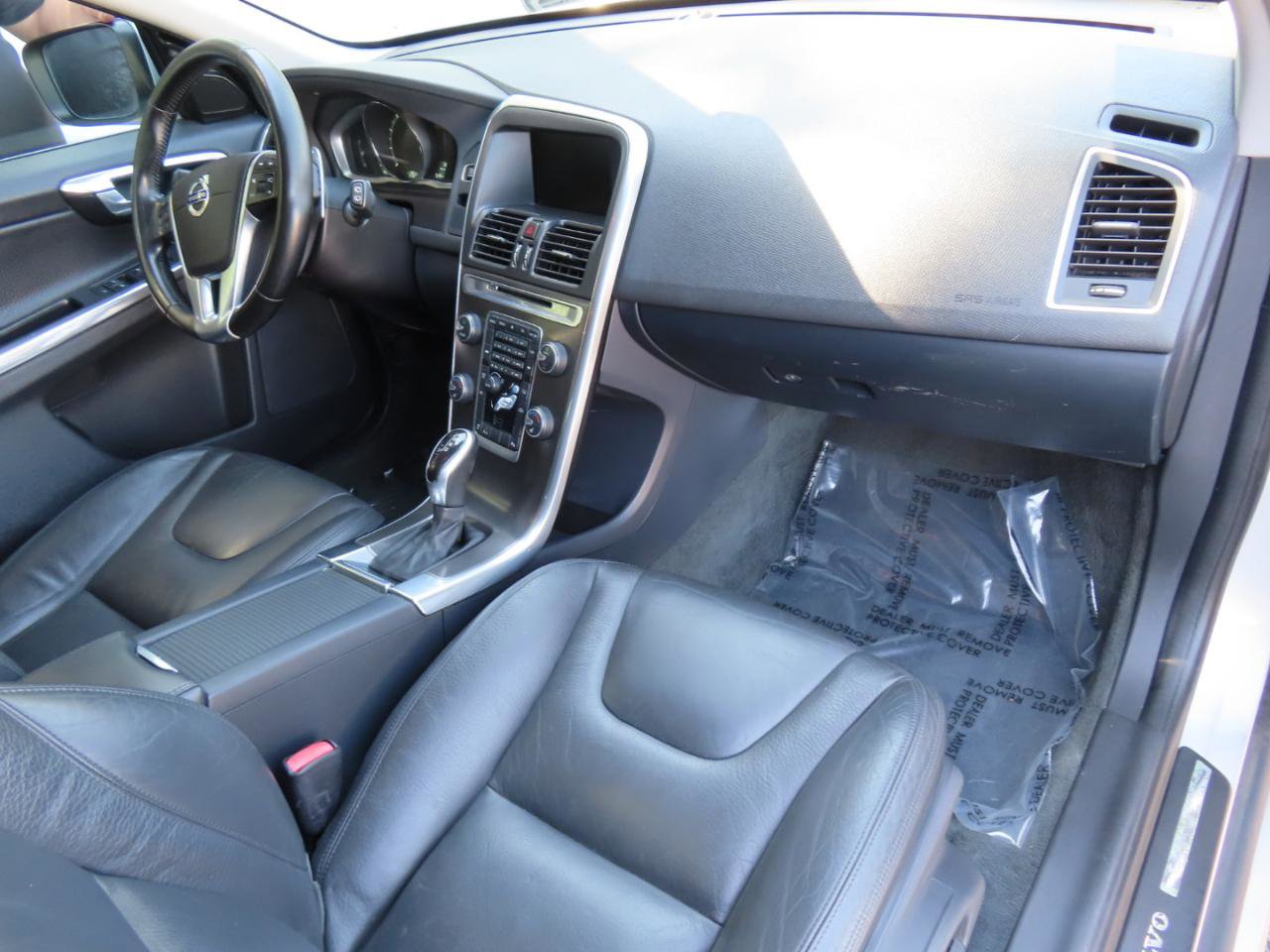 Used 2014 Volvo XC60 T6 AWD/4WD image 21