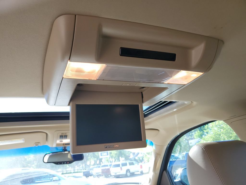 Used 2014 Chevrolet Suburban LTZ AWD/4WD image 13
