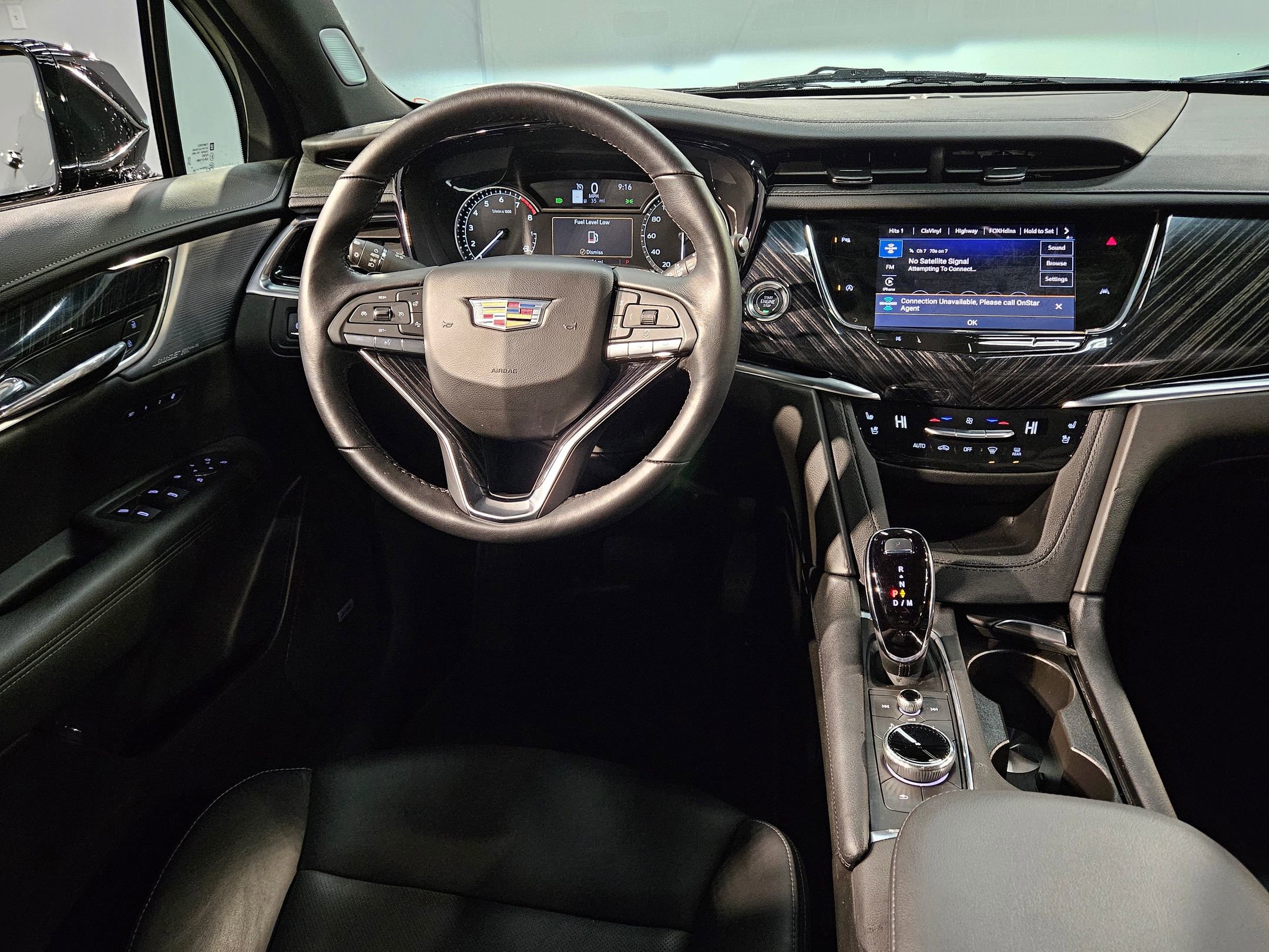 Used 2025 Cadillac XT6 Premium Luxury image 9