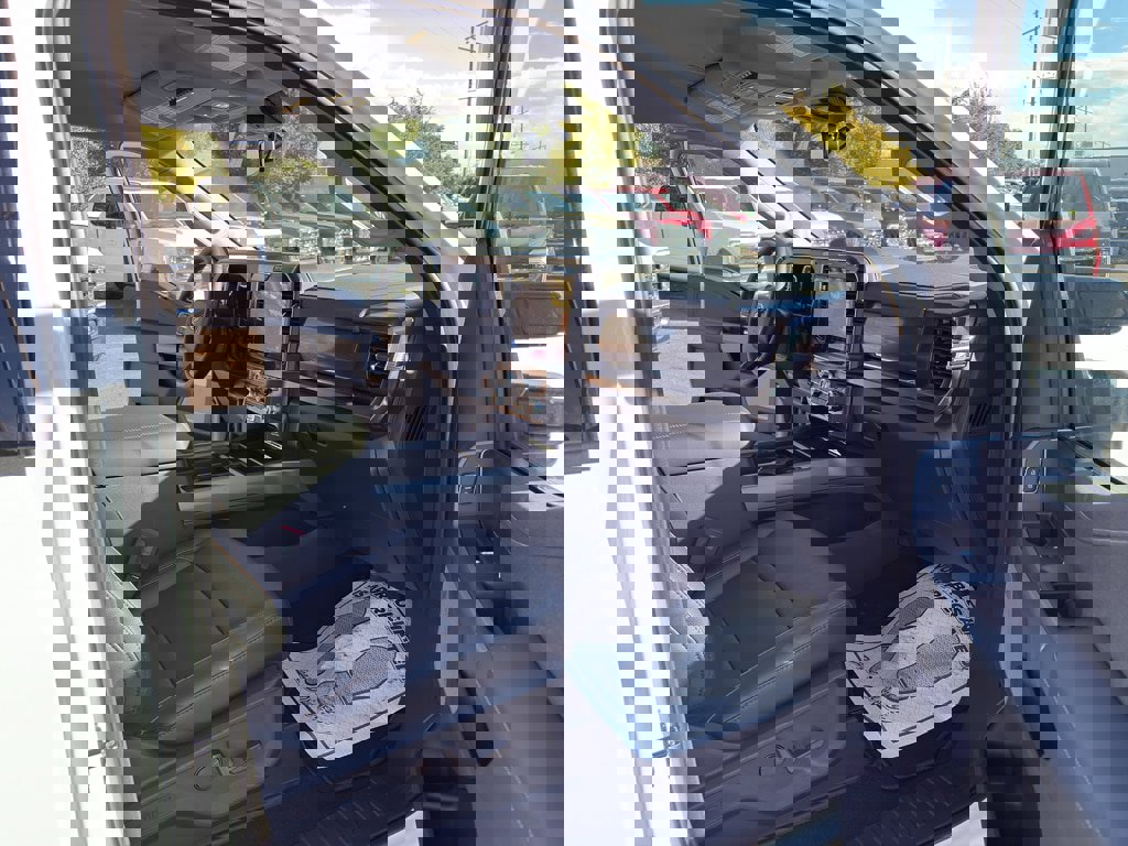 New 2026 Ford F350 Lariat w/ FX4 Off-Road Package image 35