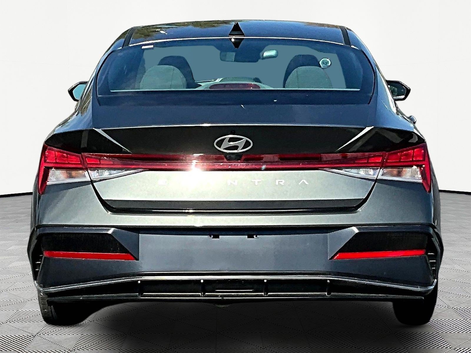 Used 2024 Hyundai Elantra SEL w/ Convenience Package FWD image 5