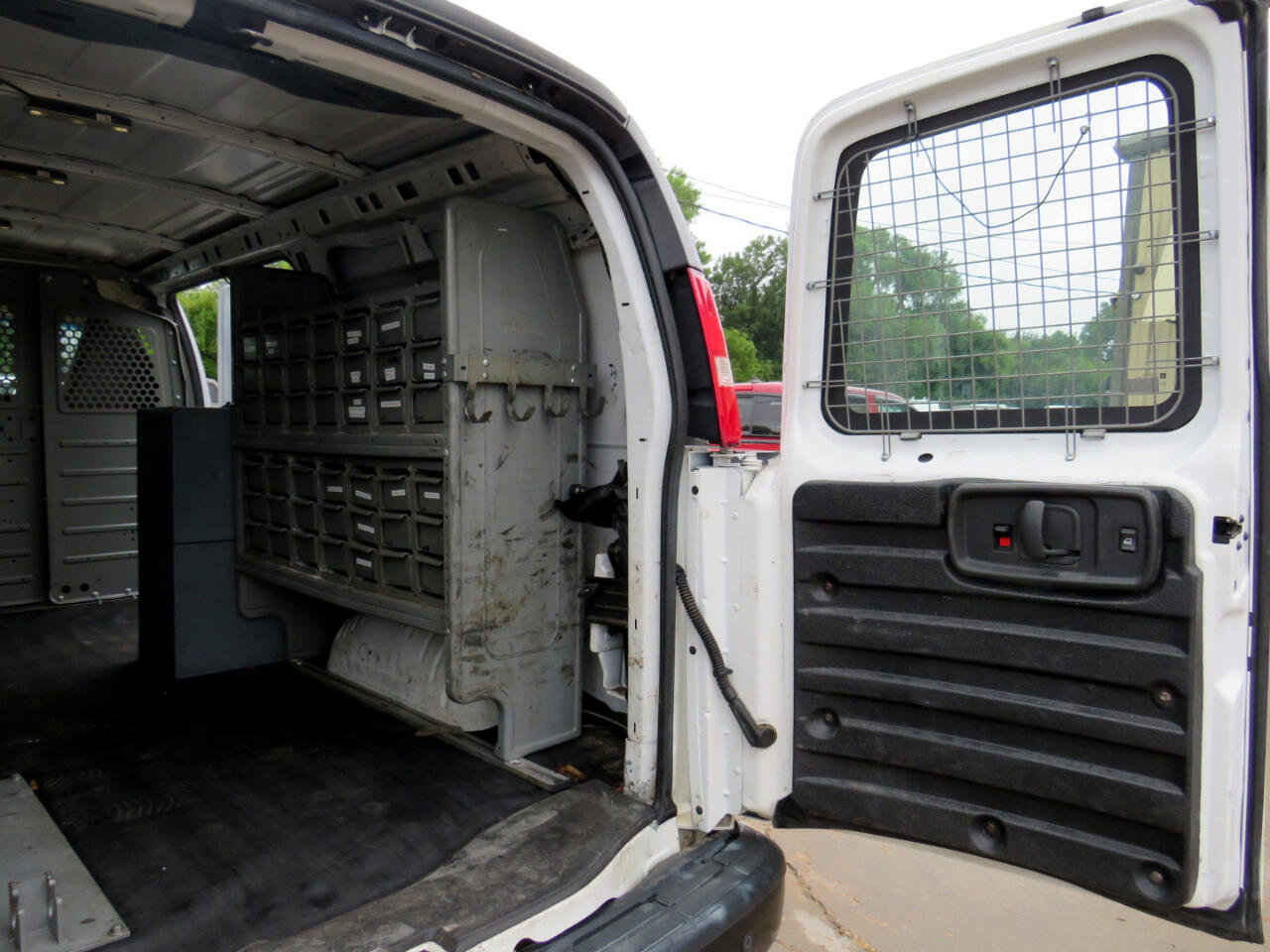 Used 2019 GMC Savana 2500 w/ Driver Convenience Package image 29