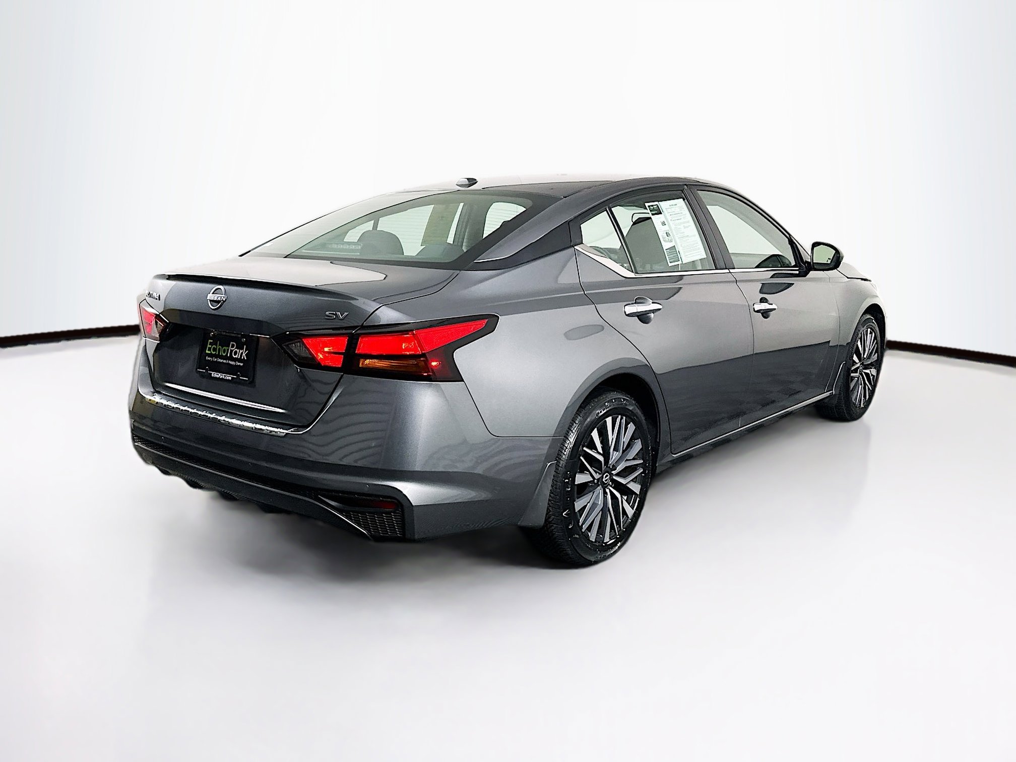 Used 2023 Nissan Altima 2.5 SV FWD image 9