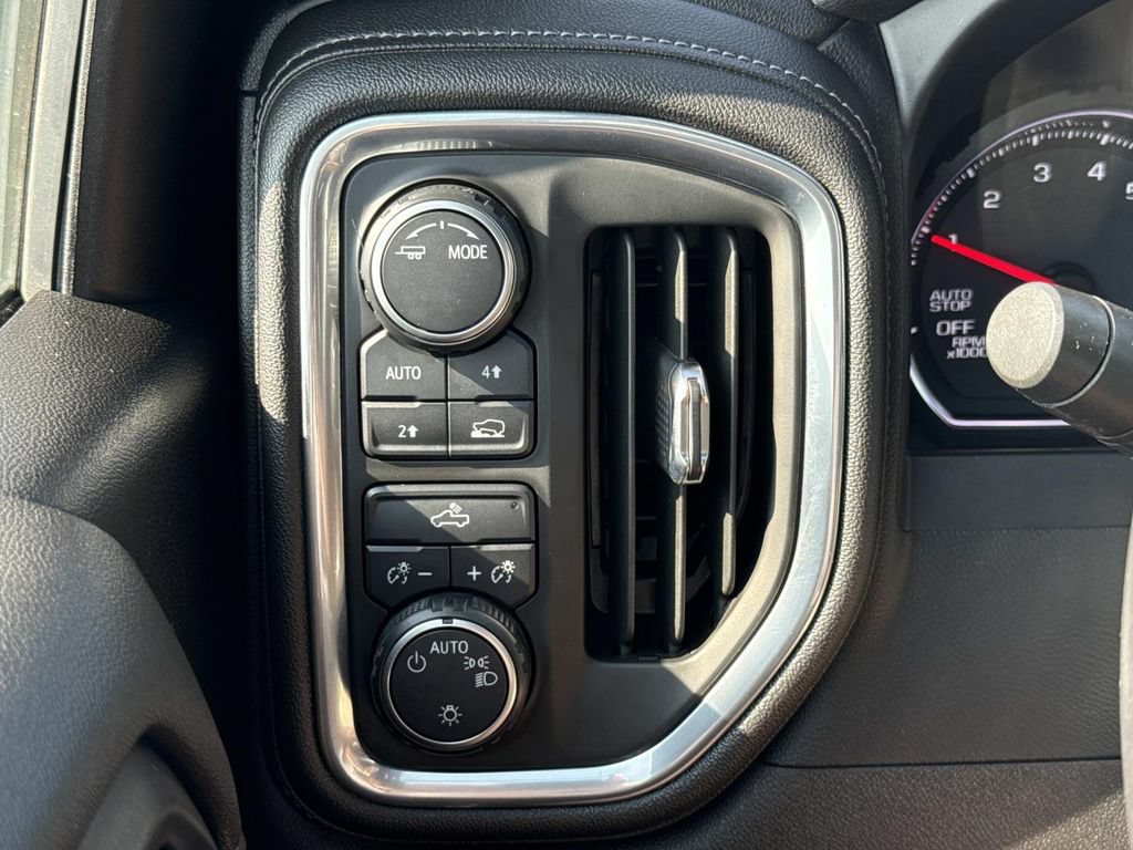 Used 2021 Chevrolet Silverado 1500 LT w/ Convenience Package II AWD/4WD image 12