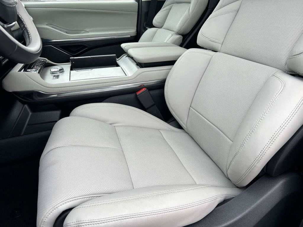 New 2026 Lincoln Navigator L Reserve AWD/4WD image 20