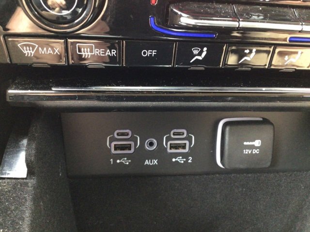 Used 2022 Jeep Grand Cherokee Limited image 15