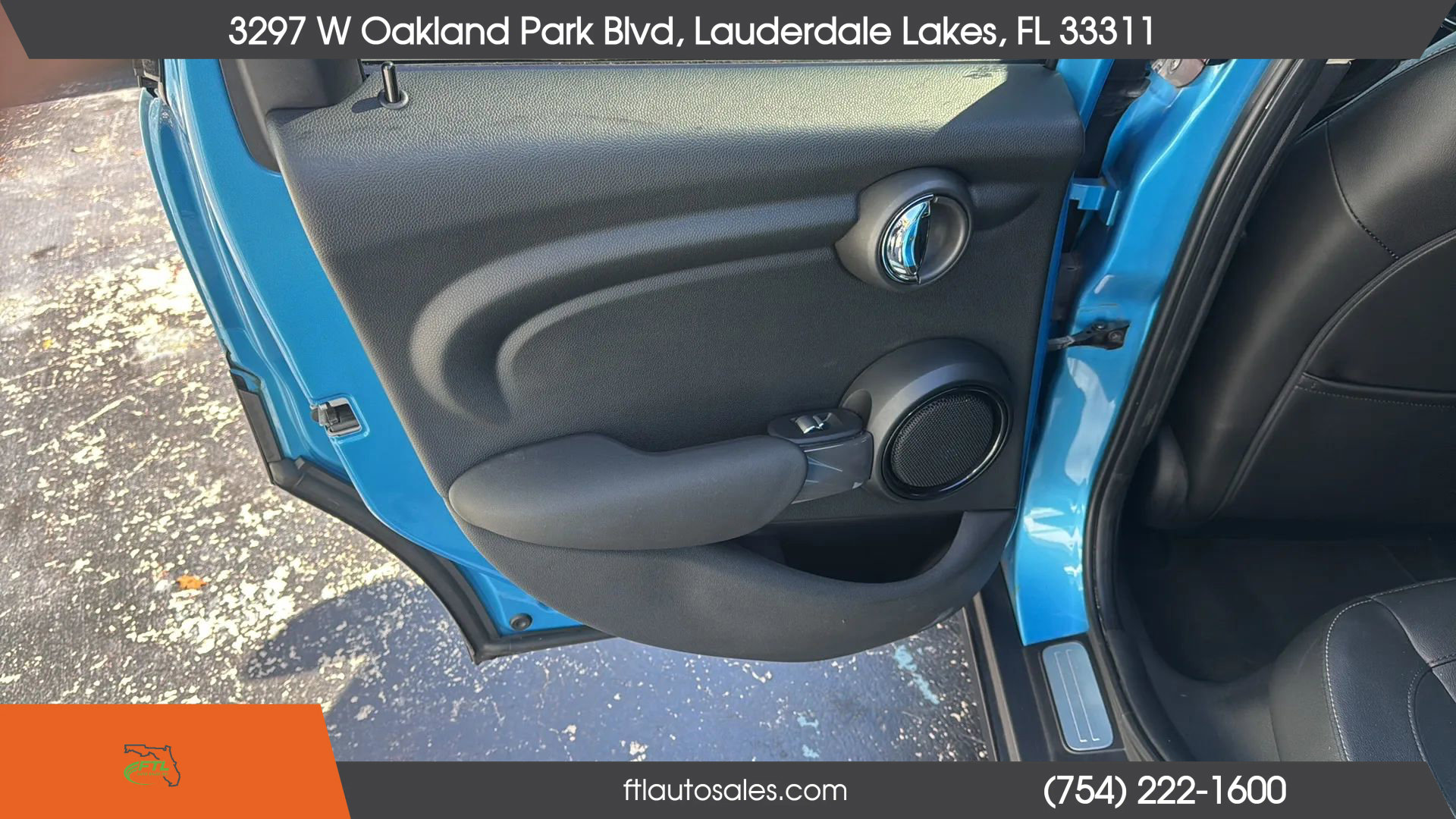 Used 2015 MINI Cooper 4-Door Hardtop image 24