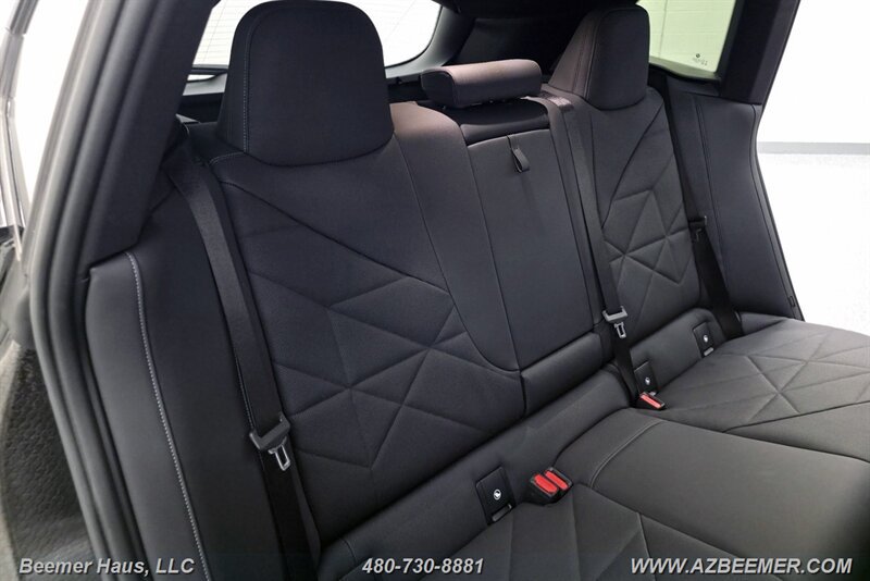 Used 2024 BMW iX xDrive50 w/ Sport Package AWD/4WD image 35
