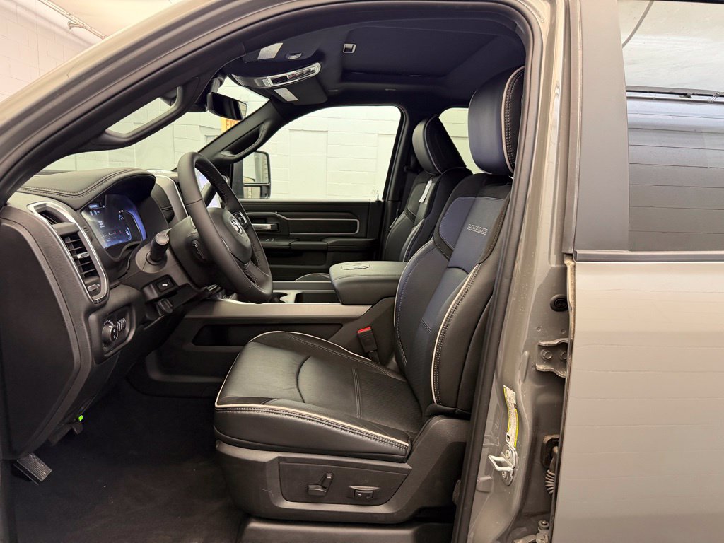 New 2026 RAM 2500 Laramie AWD/4WD image 21
