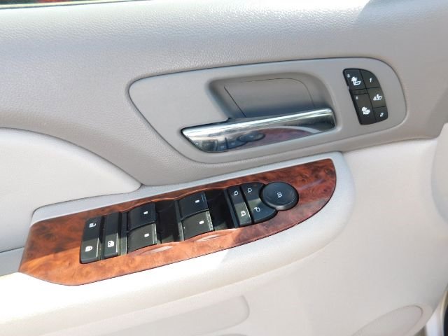 Used 2008 Chevrolet Tahoe LTZ w/ LTZ Preferred Equipment Group image 12