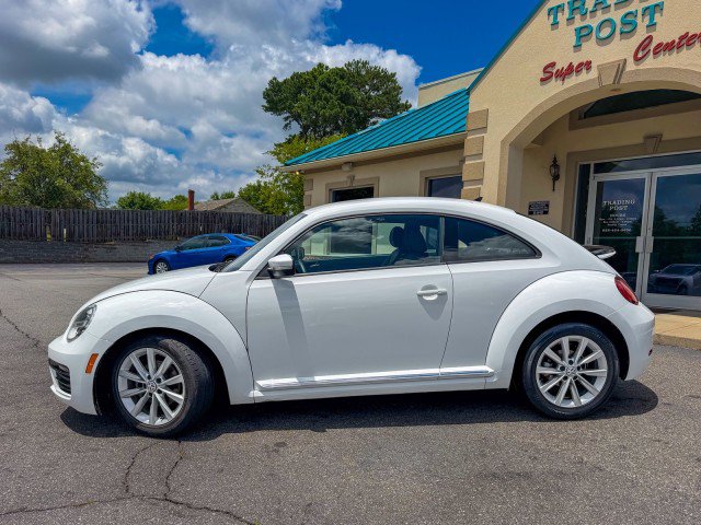 Used 2018 Volkswagen Beetle 2.0T S w/ Style & Comfort Package For S FWD image 19