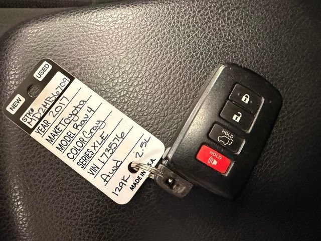 Used 2017 Toyota RAV4 XLE AWD/4WD image 38