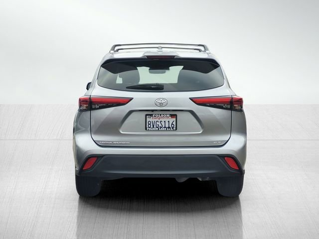 Used 2021 Toyota Highlander XLE image 5