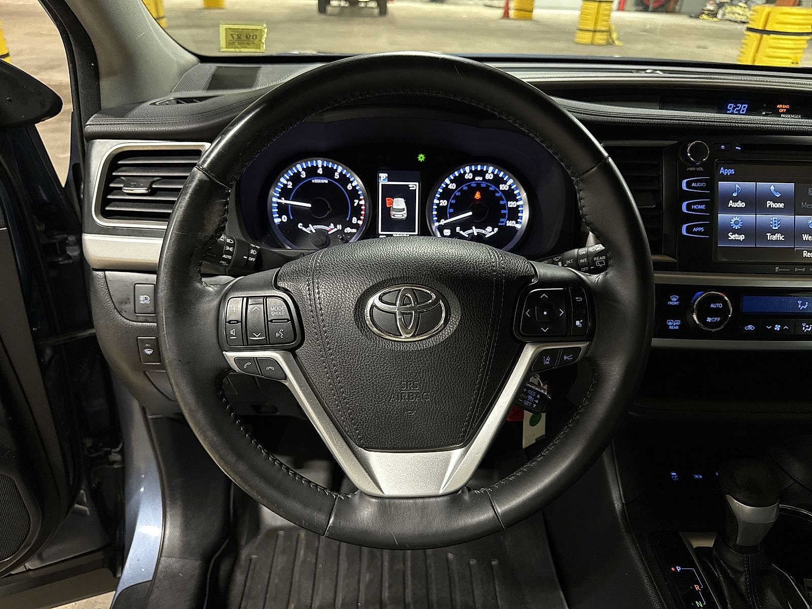 Certified 2017 Toyota Highlander Plus w/ Carpet Mat Package AWD/4WD image 19