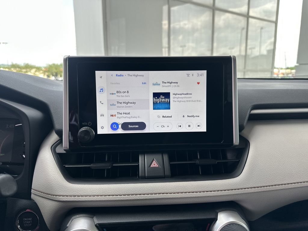 Certified 2025 Toyota RAV4 XLE AWD/4WD image 33