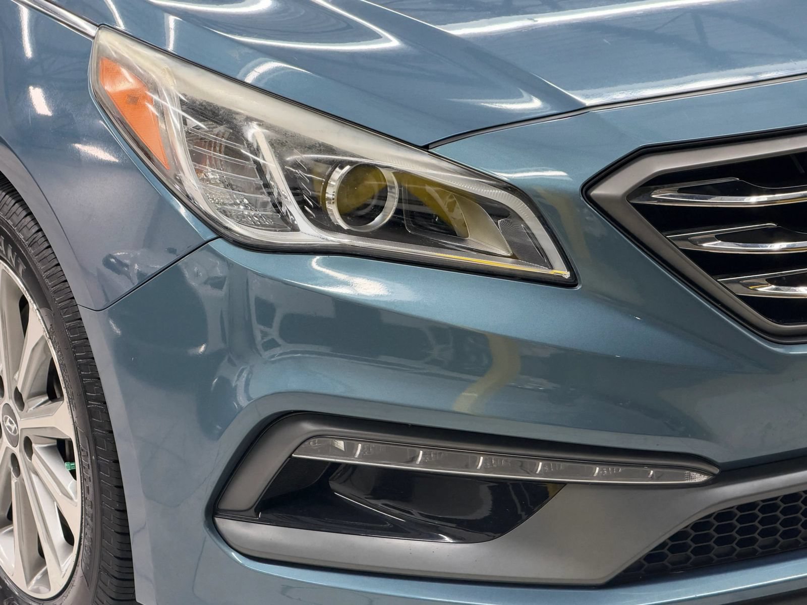 Used 2017 Hyundai Sonata Limited w/ Ultimate Package 04 FWD image 6