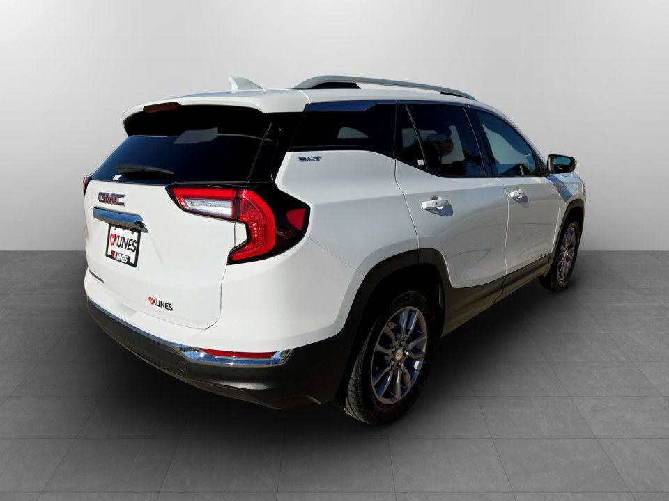 Used 2023 GMC Terrain SLT image 7