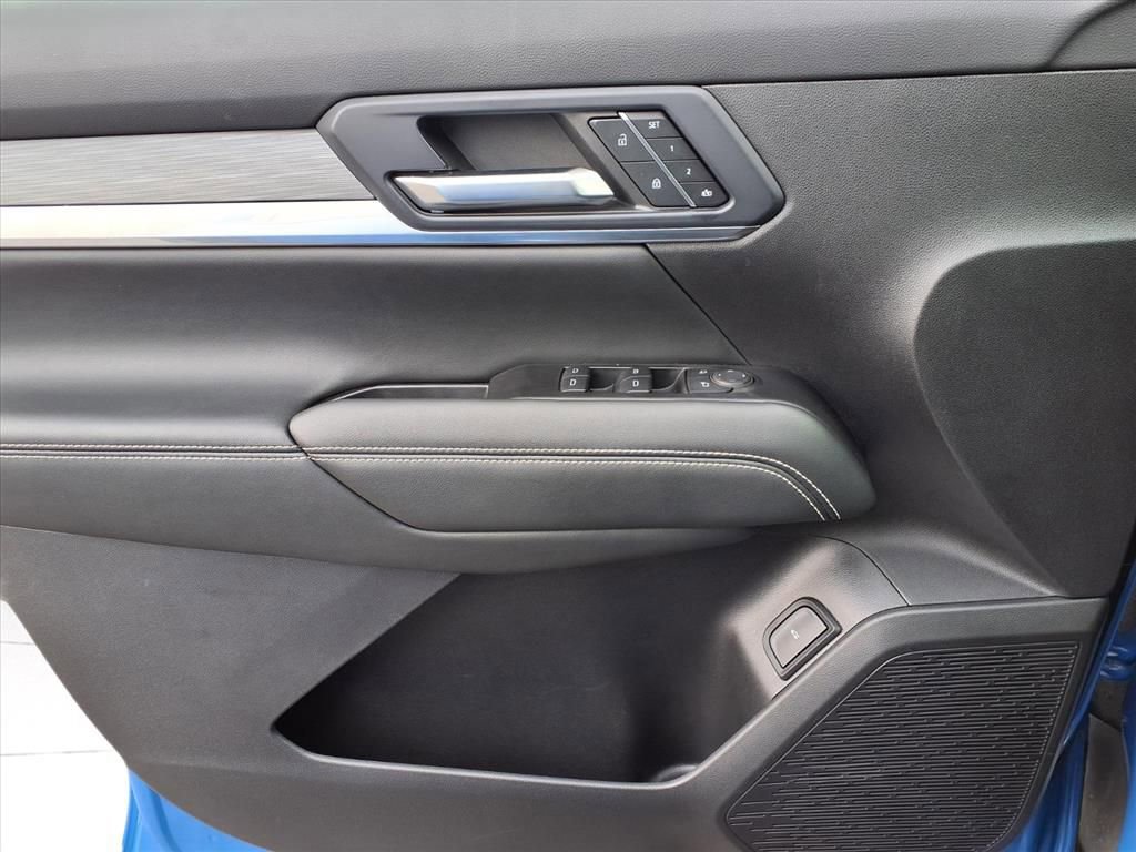 Used 2025 GMC Terrain Elevation w/ Elevation Premium Package image 20