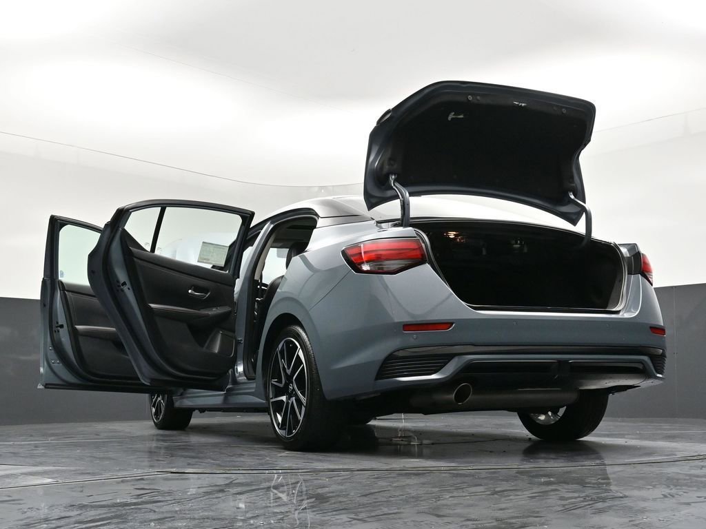 Used 2024 Nissan Sentra SR w/ SR Premium Package image 37