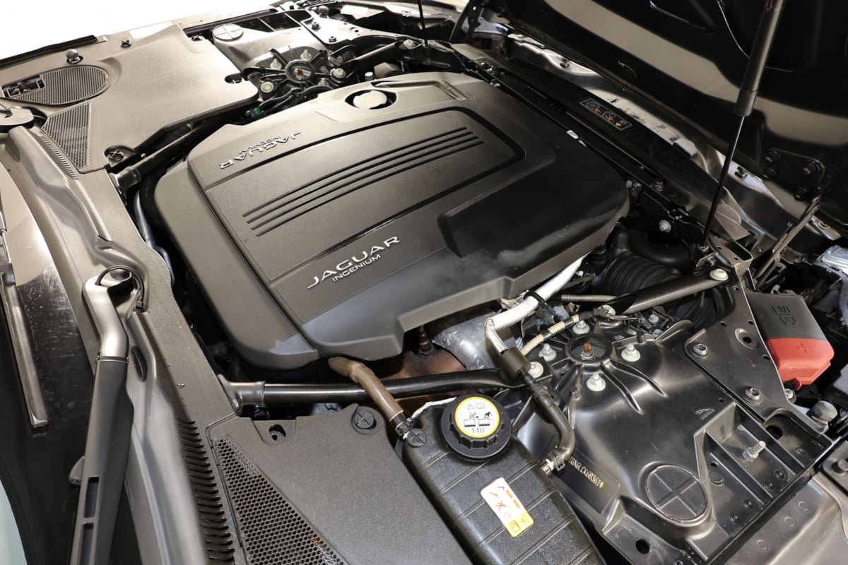 Used 2020 Jaguar F-TYPE Checkered Flag RWD image 34