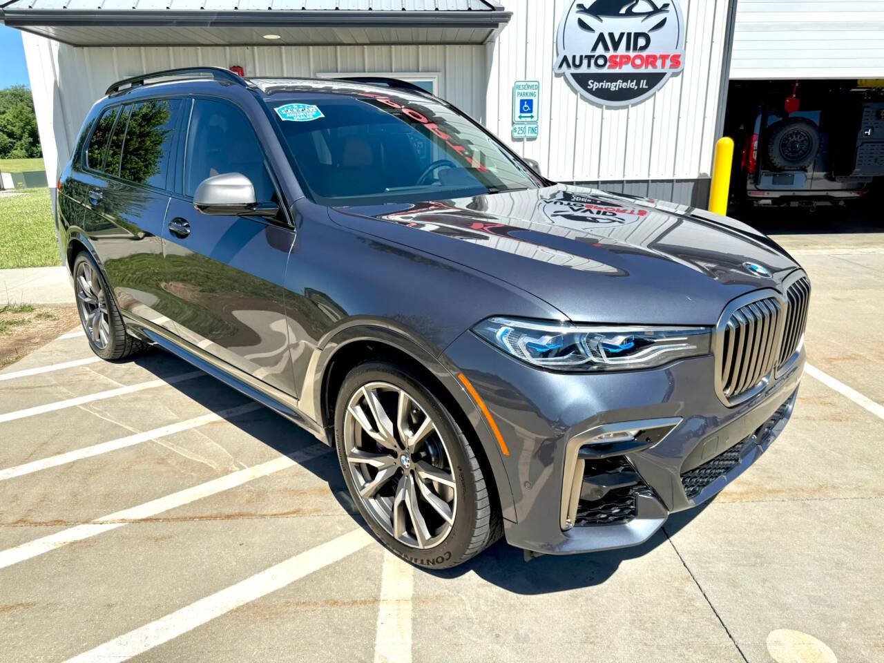 Used 2021 BMW X7 M50i w/ Dynamic Handling Package AWD/4WD image 2