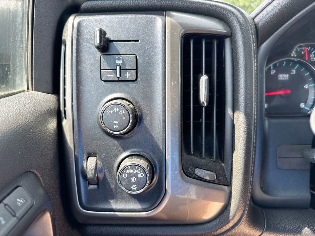 Used 2018 Chevrolet Silverado 2500 High Country w/ Duramax Plus Package AWD/4WD image 19