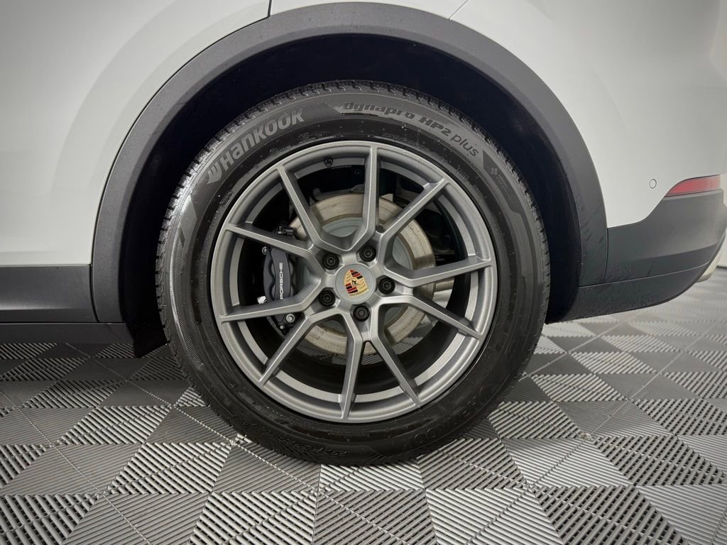 New 2026 Porsche Cayenne Coupe AWD/4WD image 15