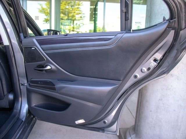 Used 2019 Lexus ES 350 Ultra Luxury w/ Accessory Package image 24