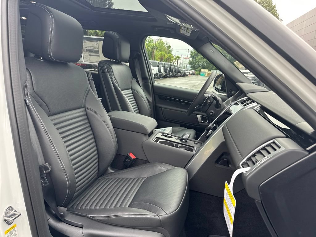 New 2026 Land Rover Discovery S AWD/4WD image 21