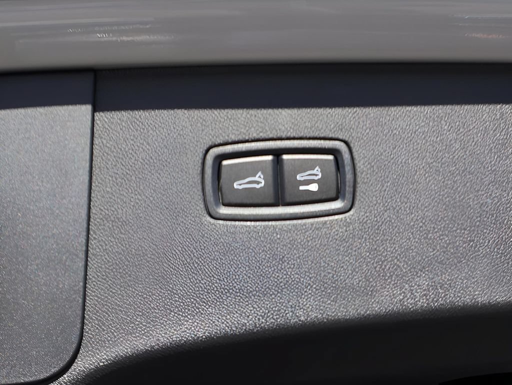 New 2026 Porsche Cayenne Coupe AWD/4WD image 18