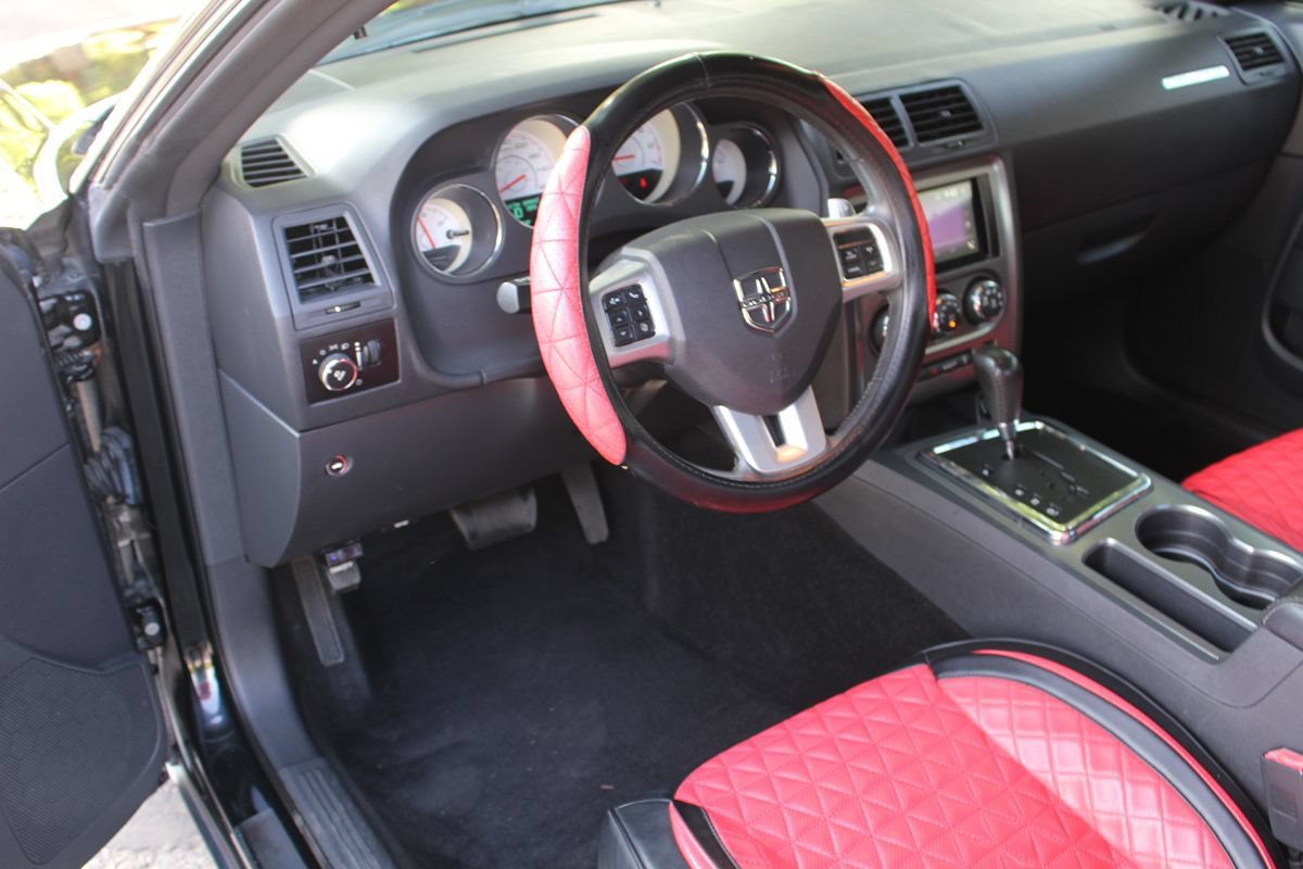 Used 2013 Dodge Challenger R/T Plus RWD image 7