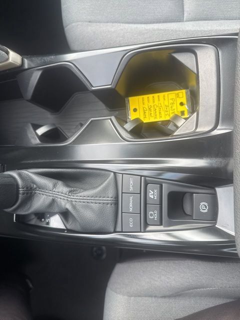 Used 2025 Toyota Camry LE image 28