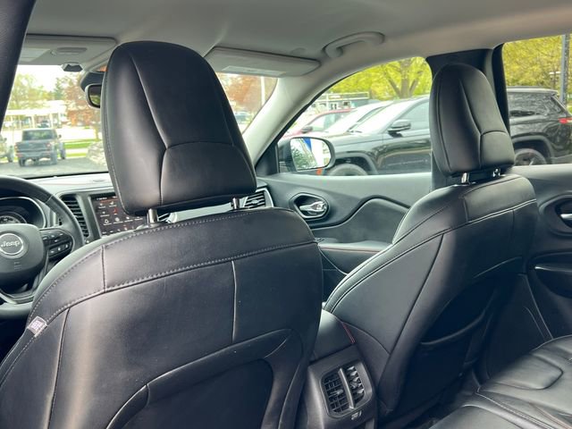 Used 2023 Jeep Cherokee Trailhawk AWD/4WD image 35