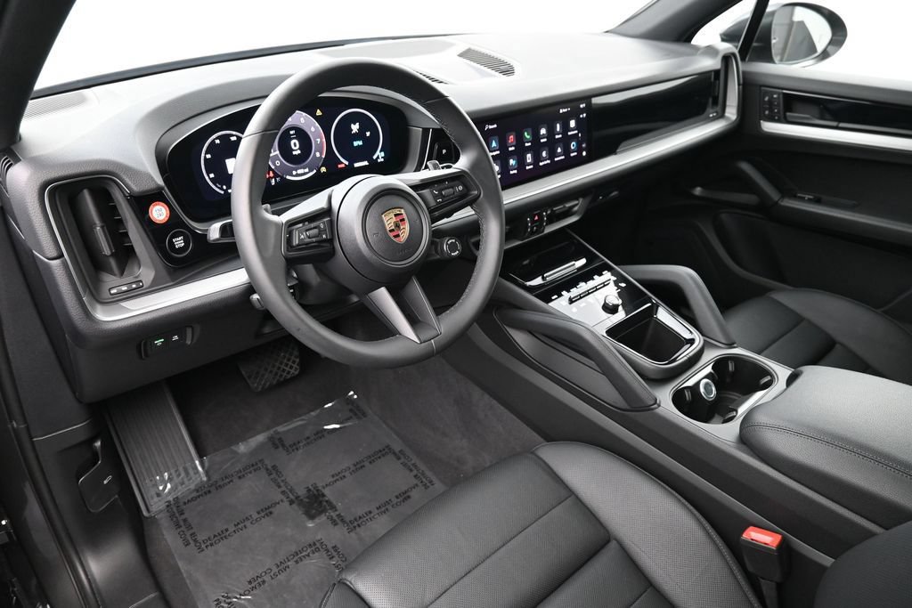 Certified 2025 Porsche Cayenne AWD/4WD image 4