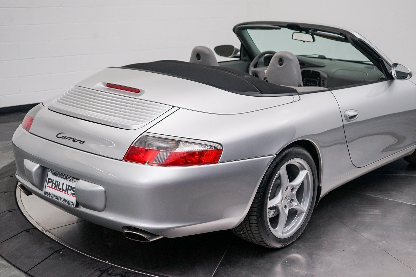 Used 2003 Porsche 911 Carrera RWD image 19