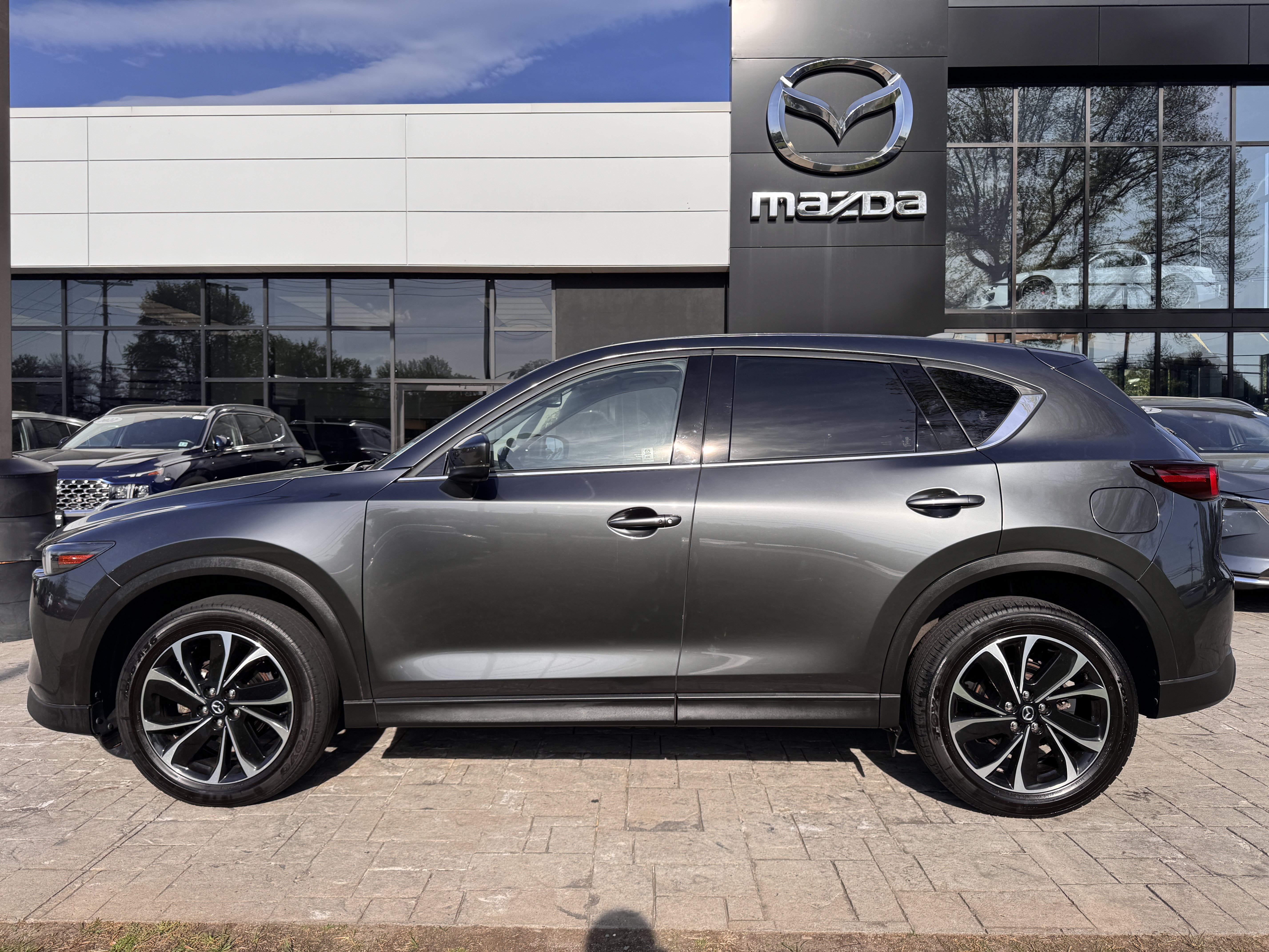 Used 2023 MAZDA CX-5 AWD 2.5 S w/ Premium Package image 4