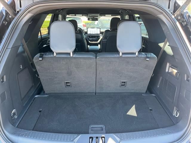 Used 2025 Ford Explorer ST image 25