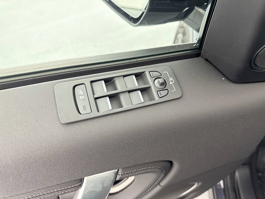 New 2026 Land Rover Discovery Sport Landmark AWD/4WD image 18