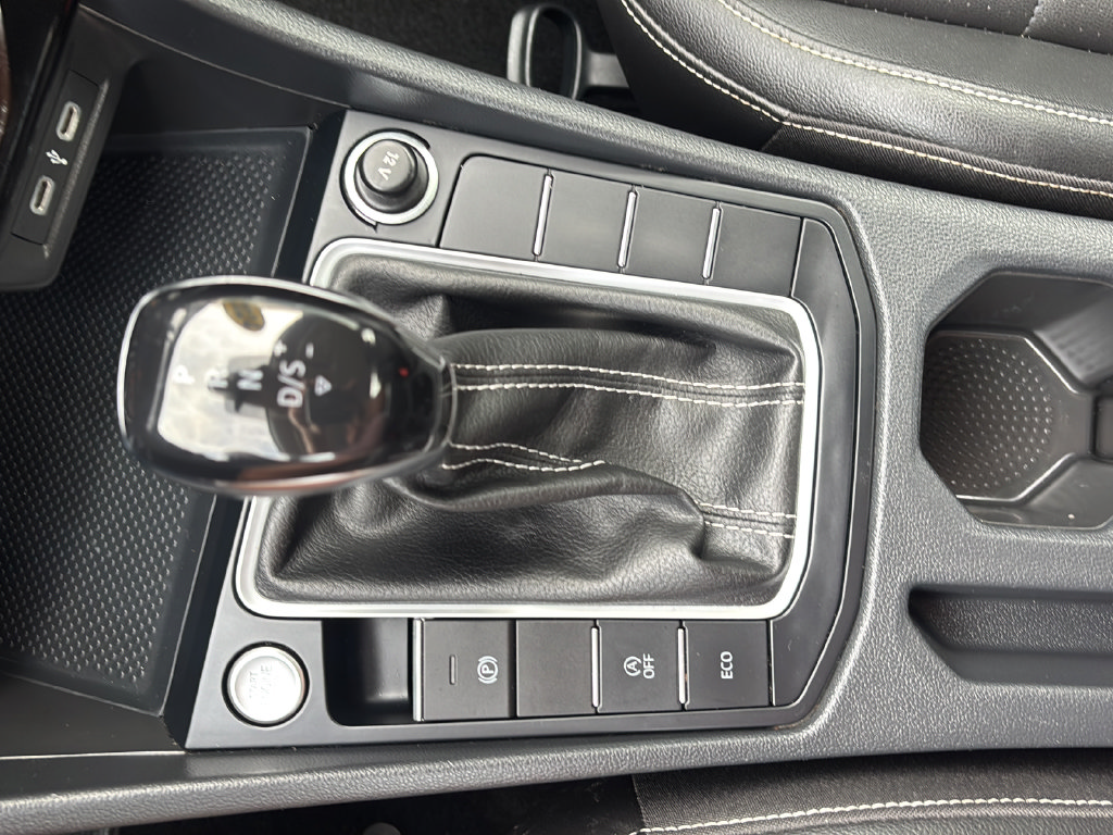 Used 2024 Volkswagen Jetta SE FWD image 22